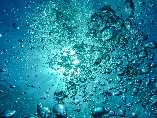 Wie kann man Kalk aus hartem Wasser entfernen